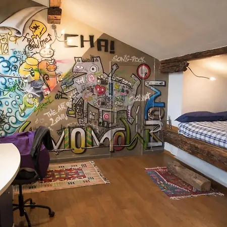 The Graffiti - Roofs Panoramic View Boloňa